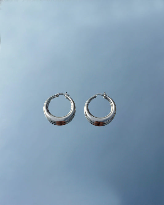 手作飾品品牌 Silhouette Spark 可碰水銀色耳環 Theo Earrings