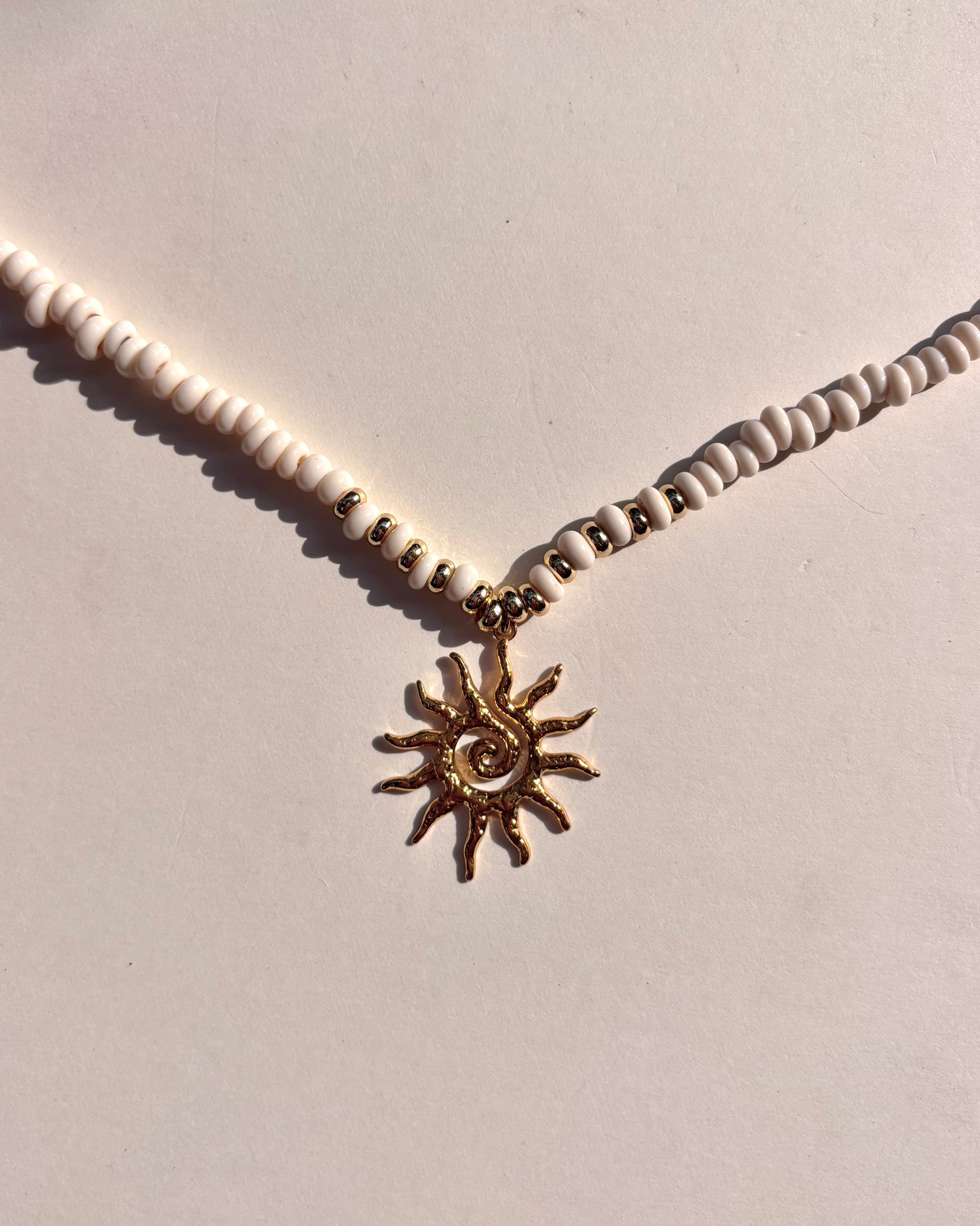 手作飾品品牌 Silhouette Spark 太陽吊墜項鍊 Bina 項鍊 Bina necklace